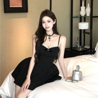 2026年春夏法式蝴蝶结印花吊带连衣裙女夏季气质性感礼服裙短裙