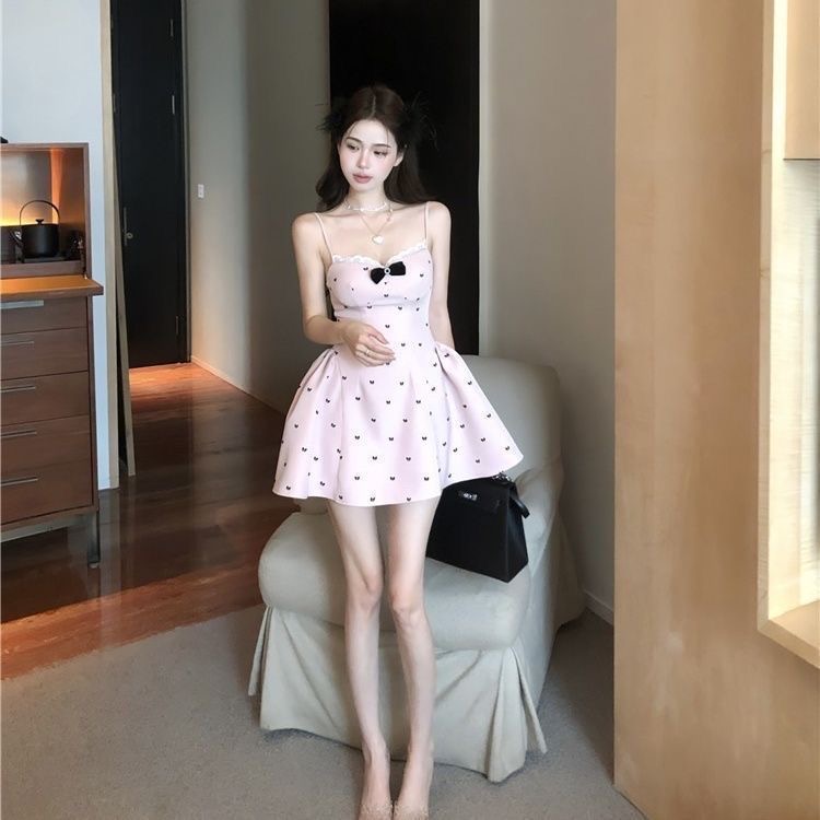 2026年春夏法式蝴蝶结印花吊带连衣裙女夏季气质性感礼服裙短裙