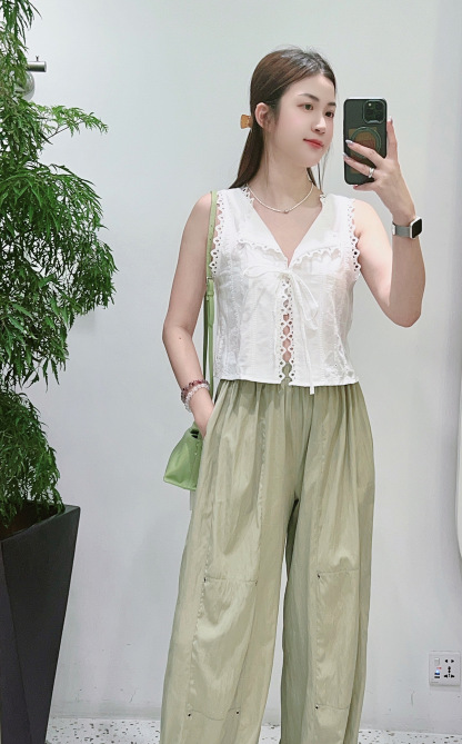 反領綁結刺繡vest