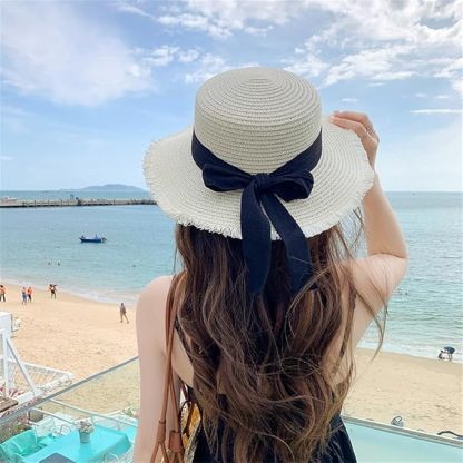 夏春 麦わら帽子レディース 蝶結び ビーチ 日焼け止め ストローハット 小顔効果 あご紐 折りたたみ ガーデニング 旅行 海 防紫外線 UVカット 天然素材 通気性