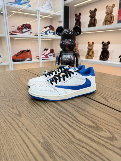 【巔峰產品Ultra】Travis Scott AJ1 Low OG 閃電2.0 反轉白藍色 倒鉤第10代  DM7866-104