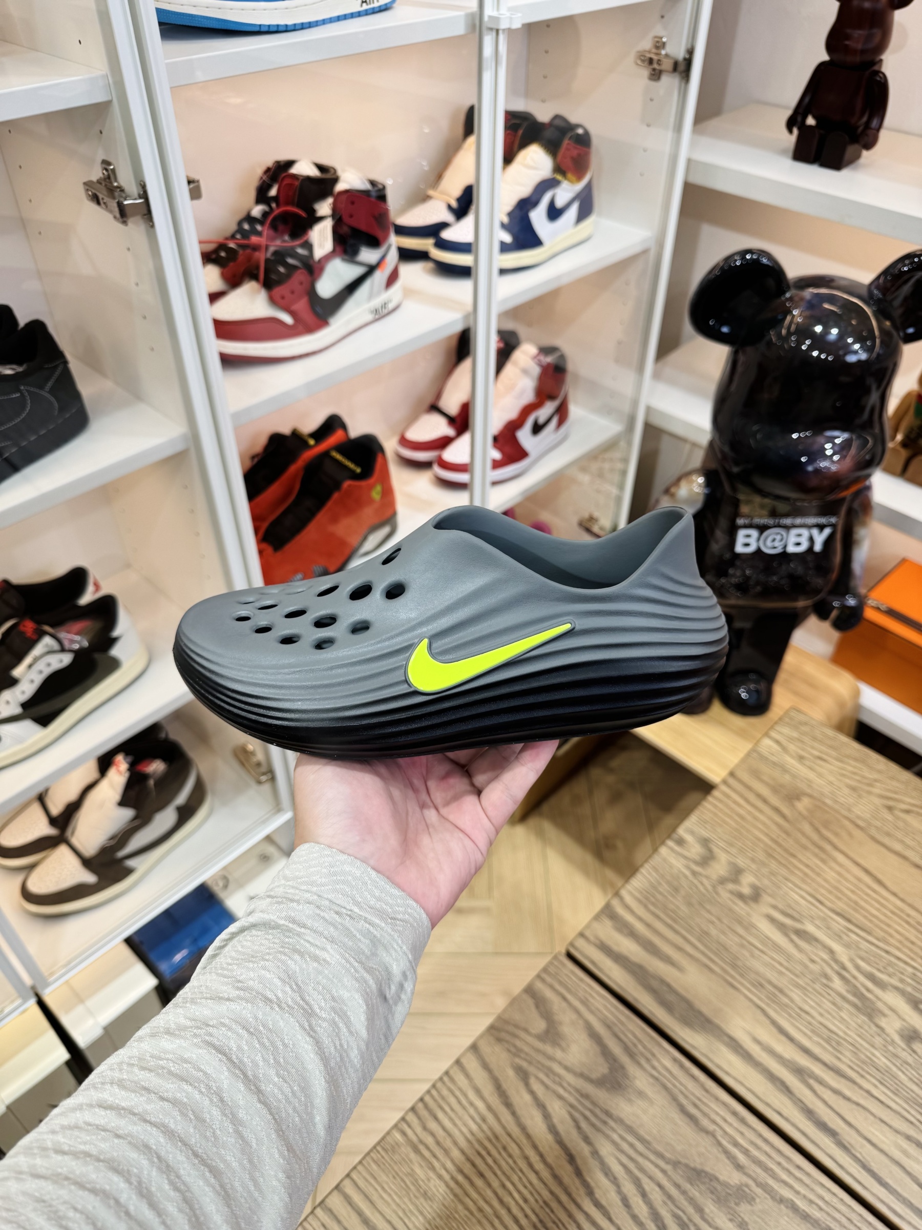 Nike ReactX Rejuven8 简约洞洞鞋 男女同款 黑绿