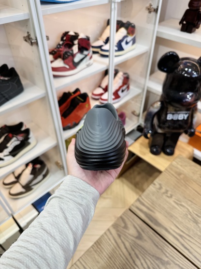 Nike ReactX Rejuven8  简约洞洞鞋 男女同款 黑绿