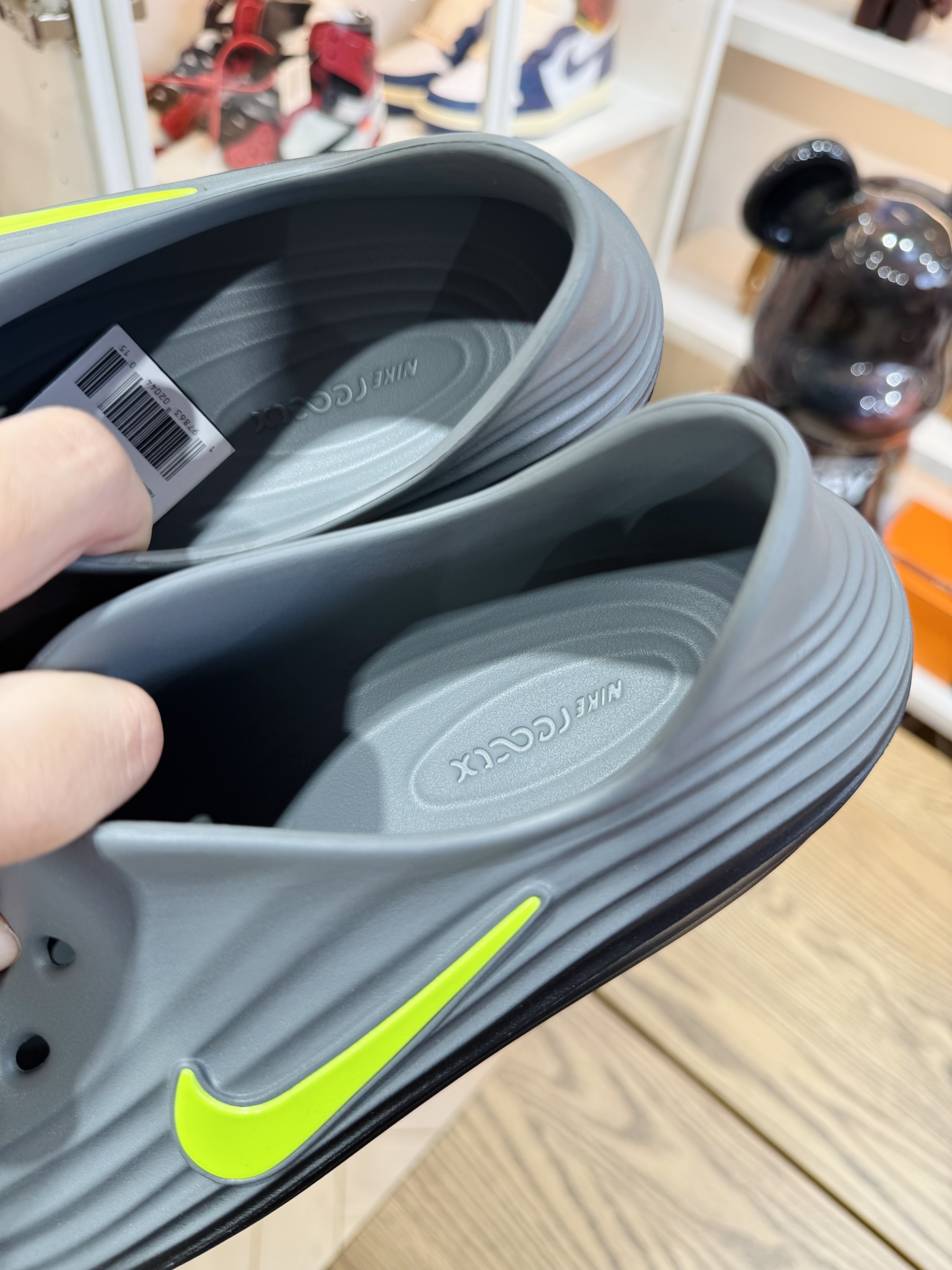 Nike ReactX Rejuven8  简约洞洞鞋 男女同款 黑绿