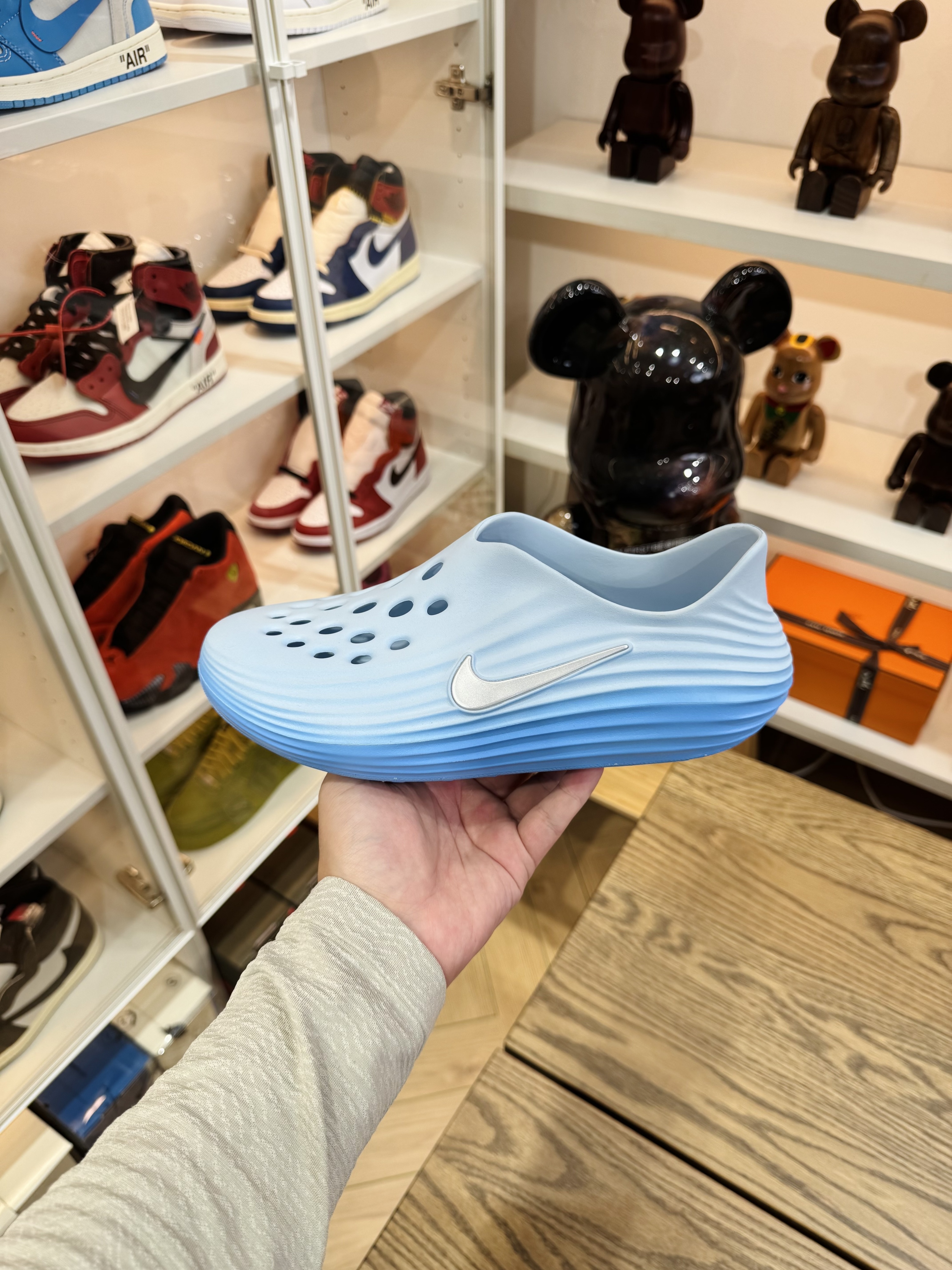 Nike ReactX Rejuven8  简约洞洞鞋 女款 渐变蓝色