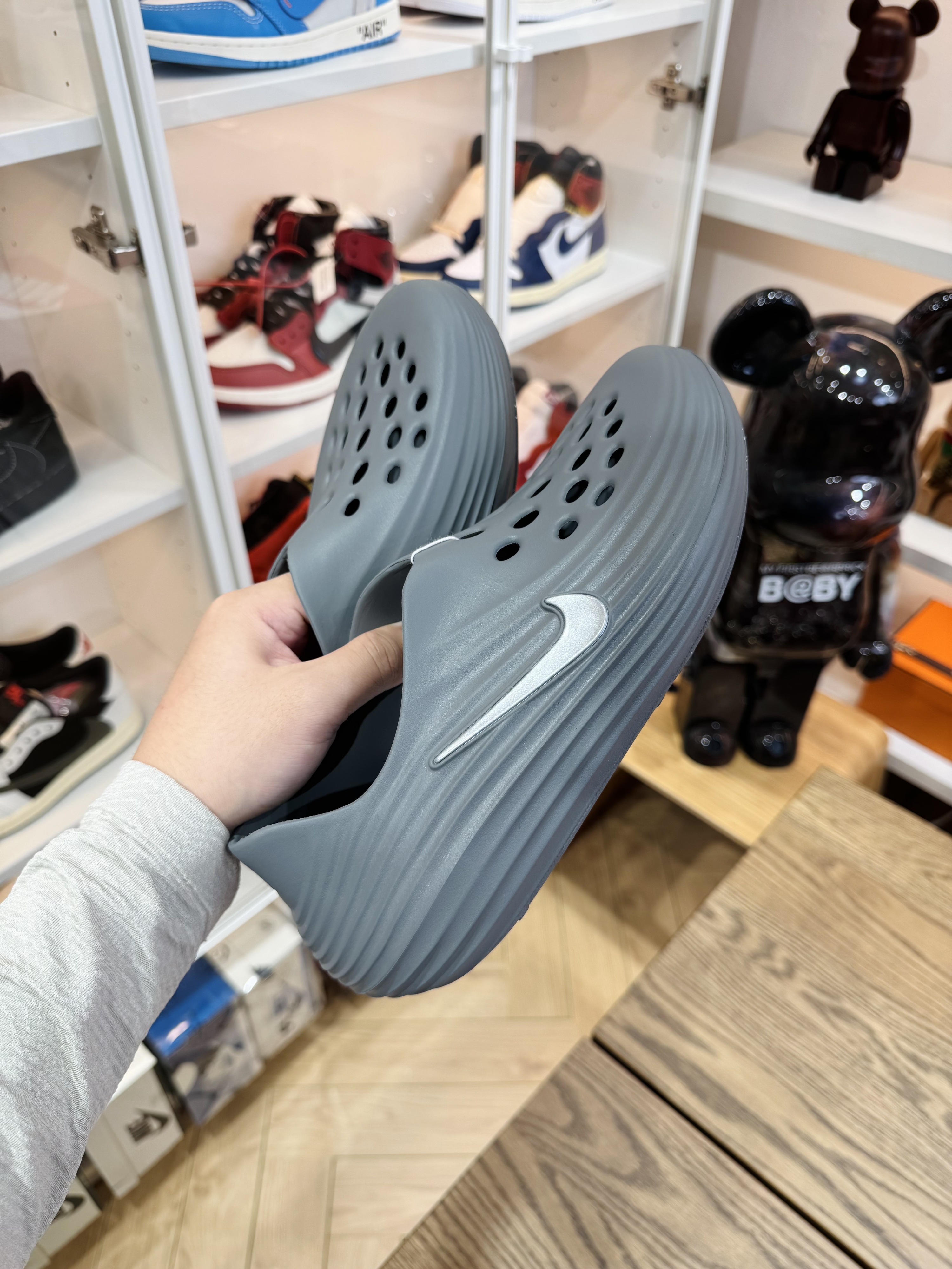 Nike ReactX Rejuven8  简约洞洞鞋 男女同款 烟灰色