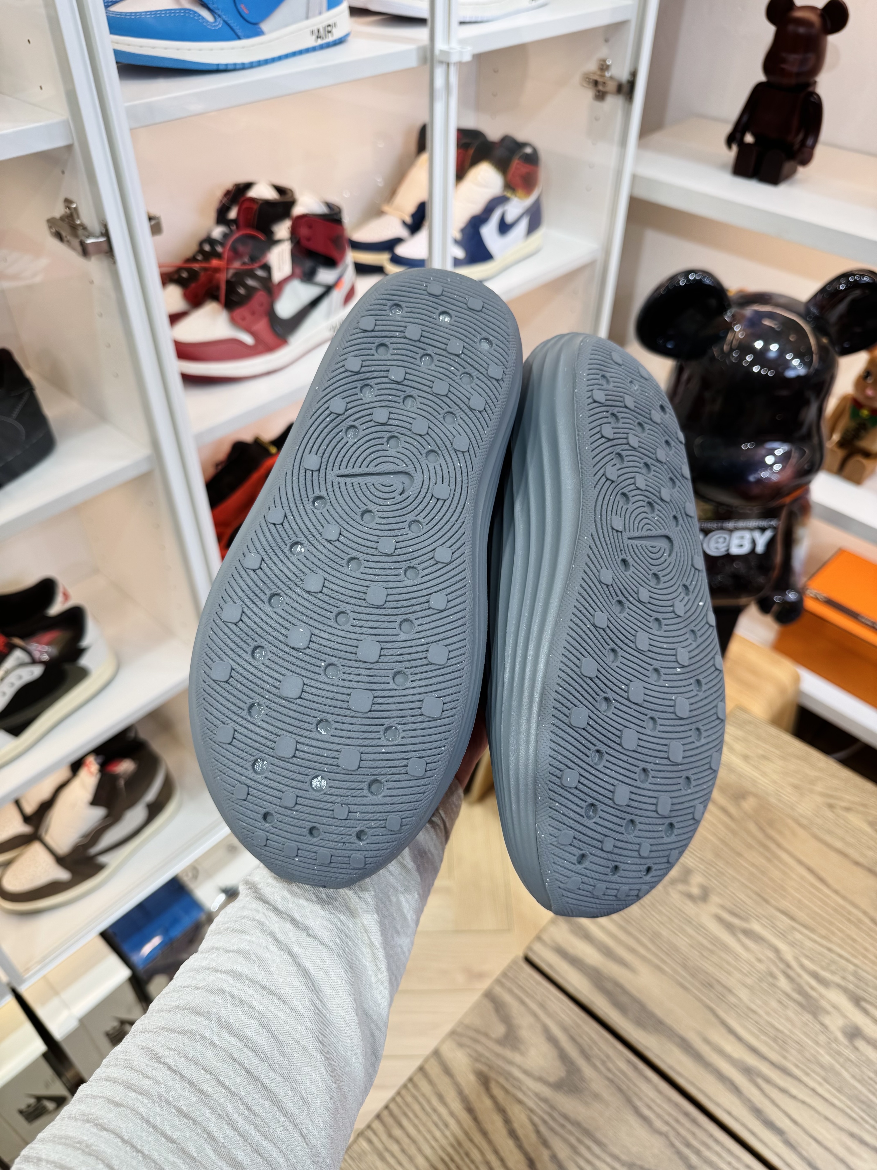 Nike ReactX Rejuven8  简约洞洞鞋 男女同款 烟灰色