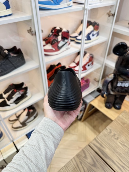 Nike ReactX Rejuven8  简约洞洞鞋 男女同款 黑色