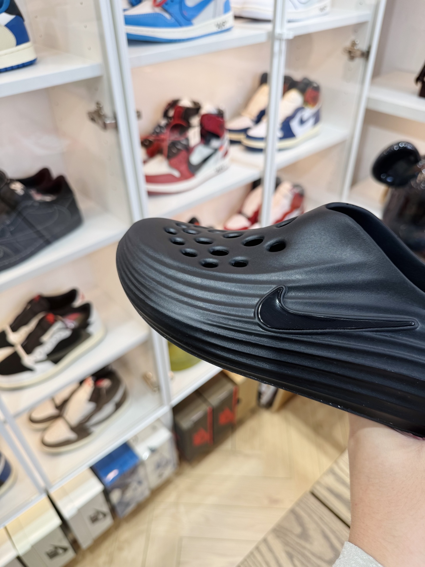 Nike ReactX Rejuven8  简约洞洞鞋 男女同款 黑色