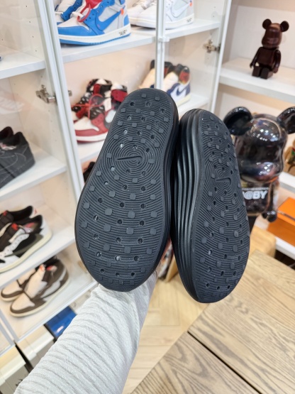 Nike ReactX Rejuven8  简约洞洞鞋 男女同款 黑色