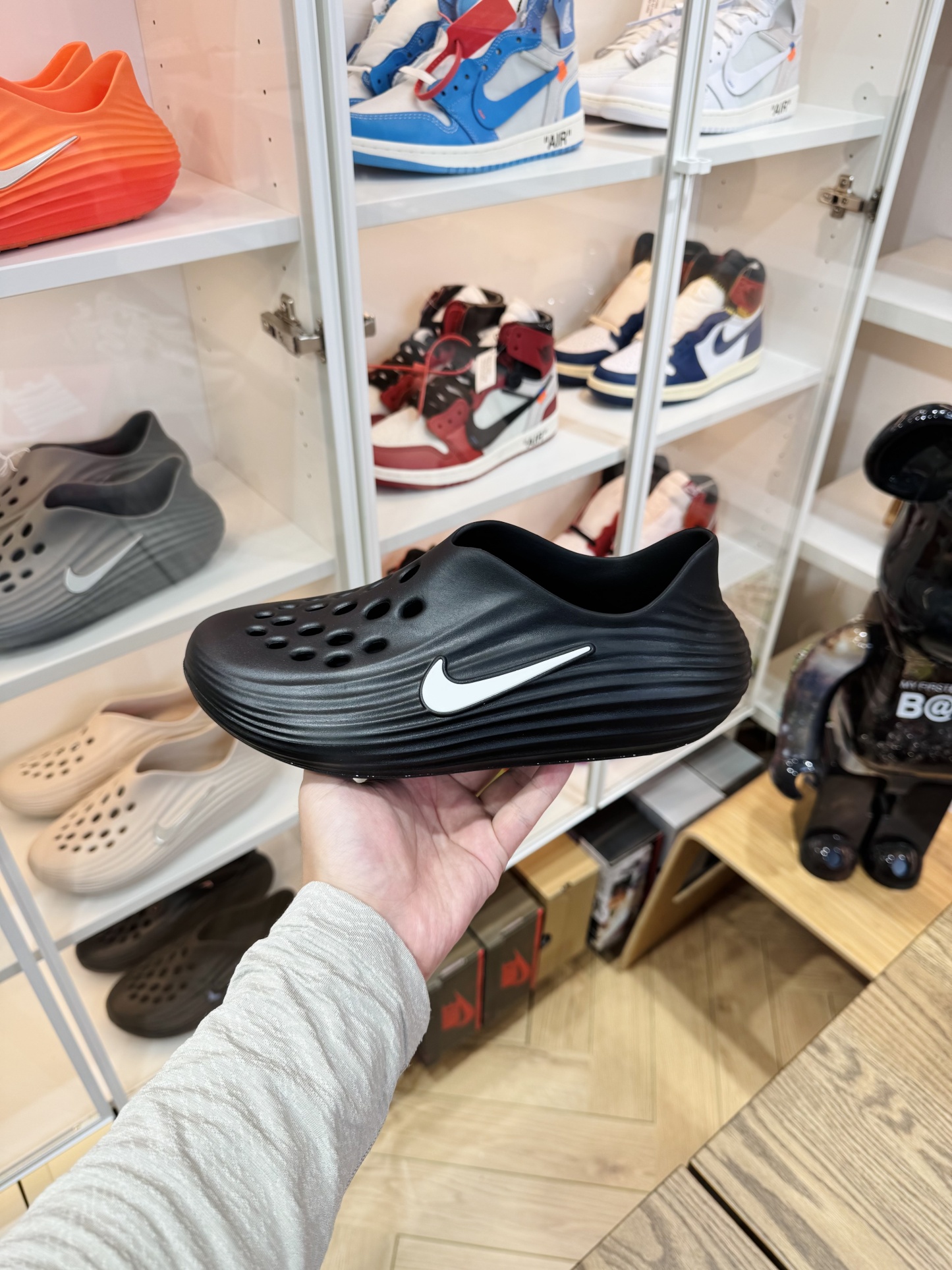 Nike ReactX Rejuven8 简约洞洞鞋 男女同款 黑色白钩定制