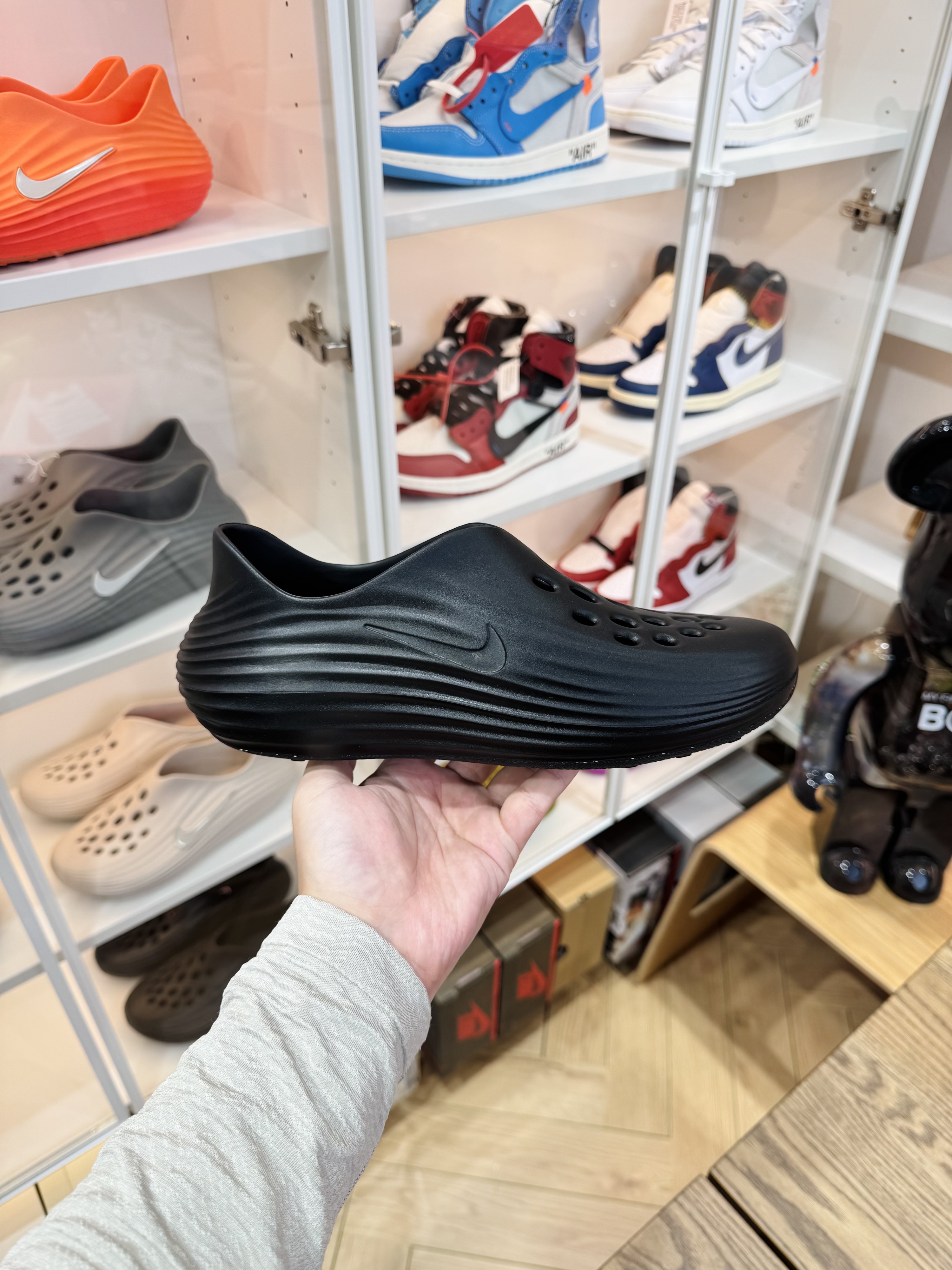 Nike ReactX Rejuven8  简约洞洞鞋 男女同款 黑色白钩定制