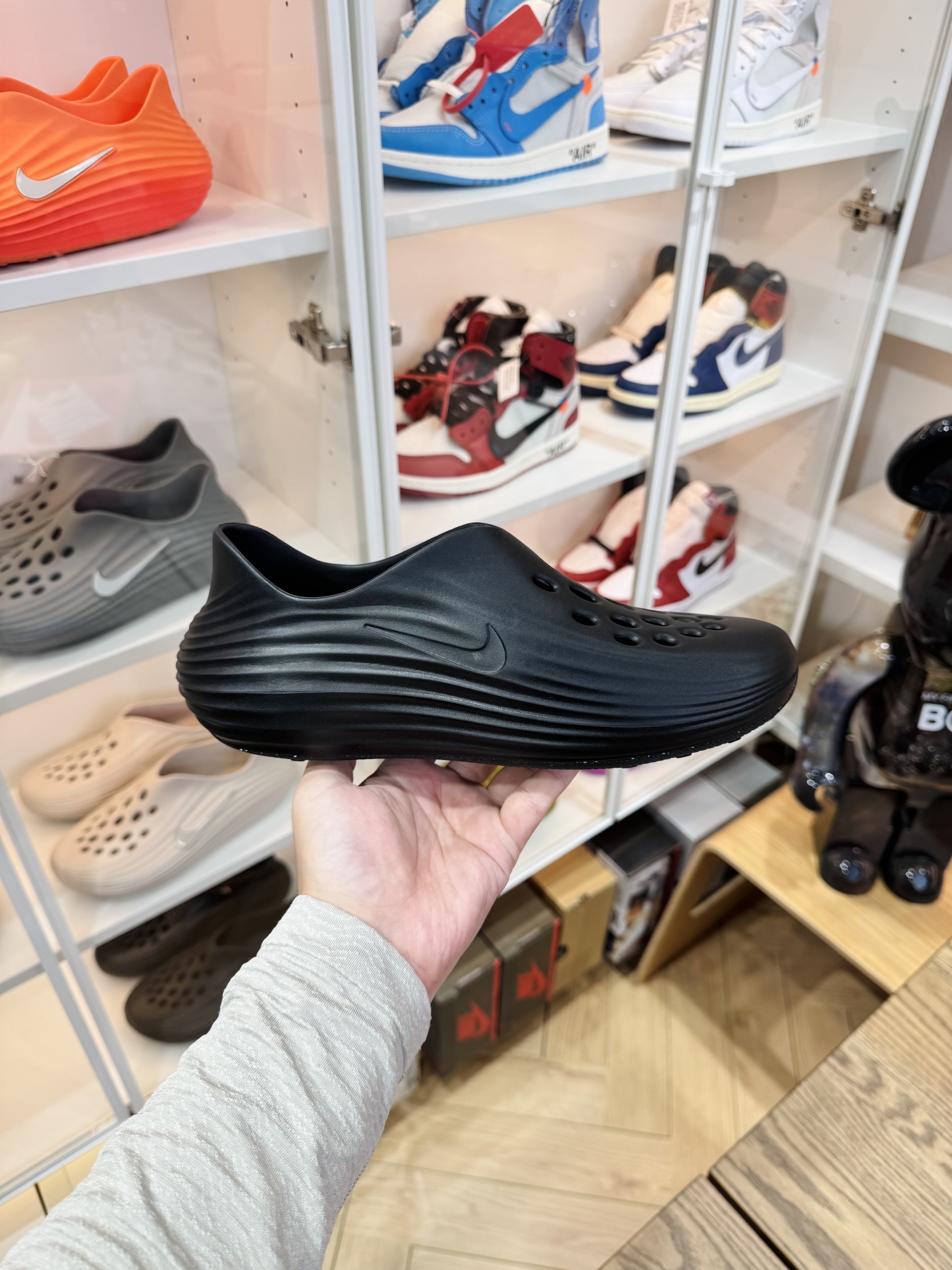 Nike ReactX Rejuven8  简约洞洞鞋 男女同款 黑色白钩定制