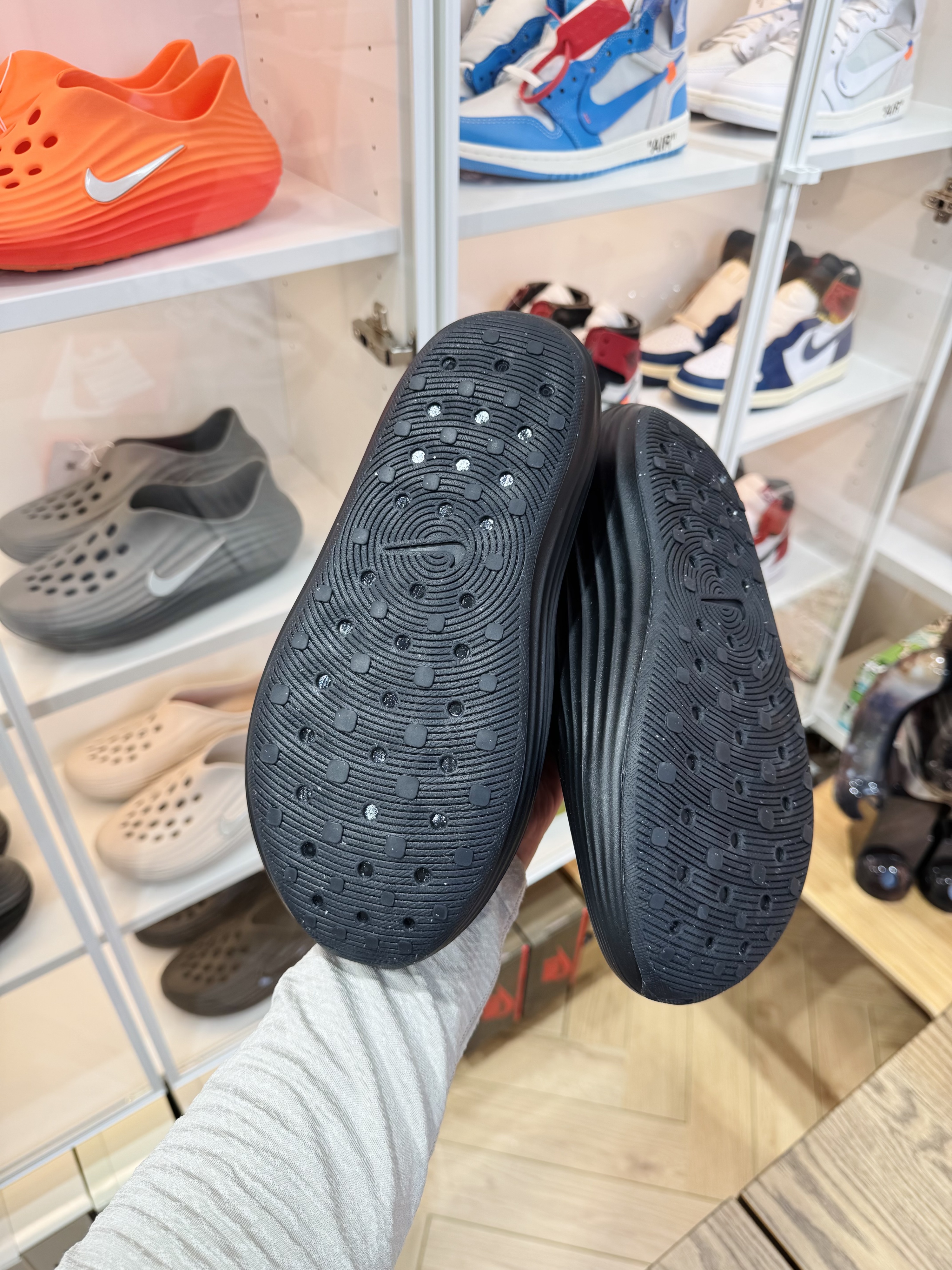 Nike ReactX Rejuven8  简约洞洞鞋 男女同款 黑色白钩定制