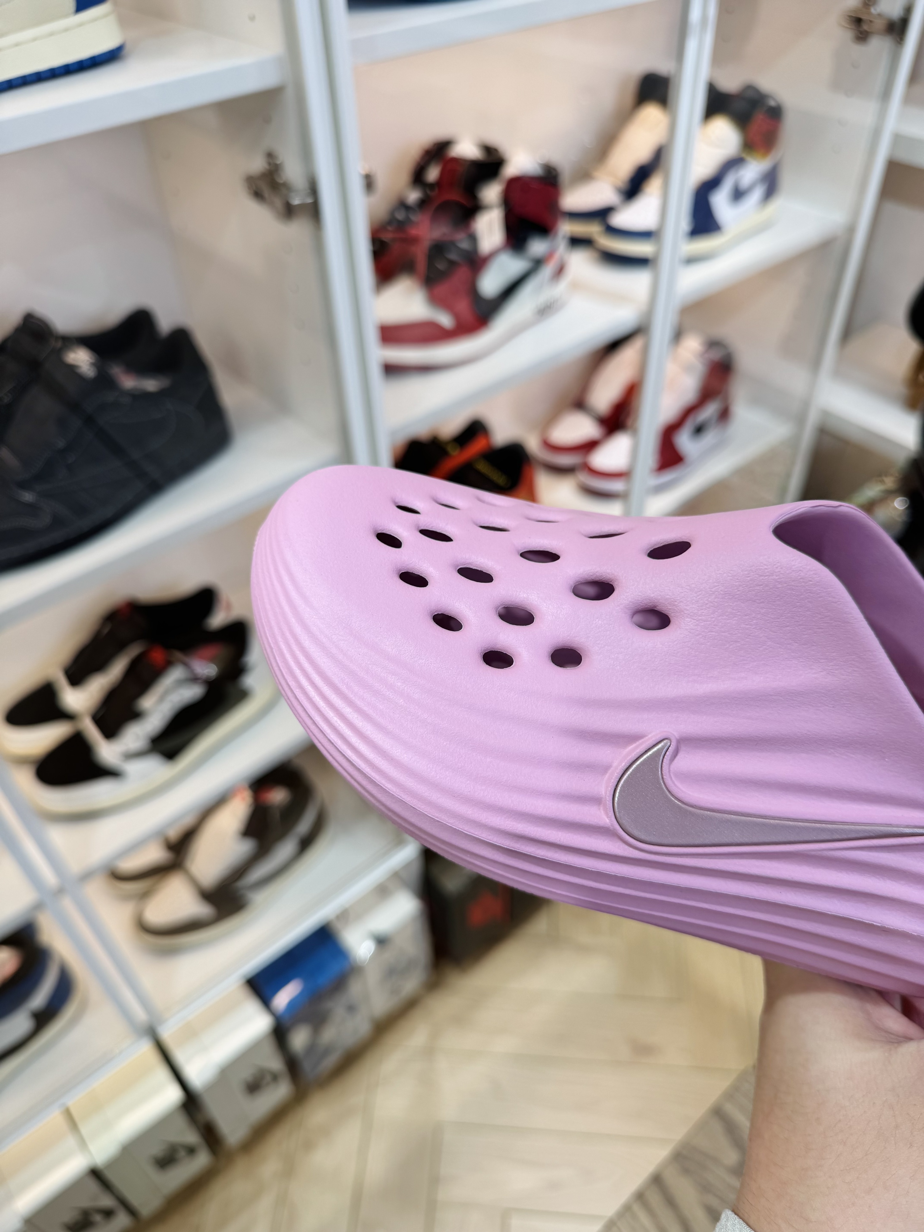 Nike ReactX Rejuven8  简约洞洞鞋 女款 粉色