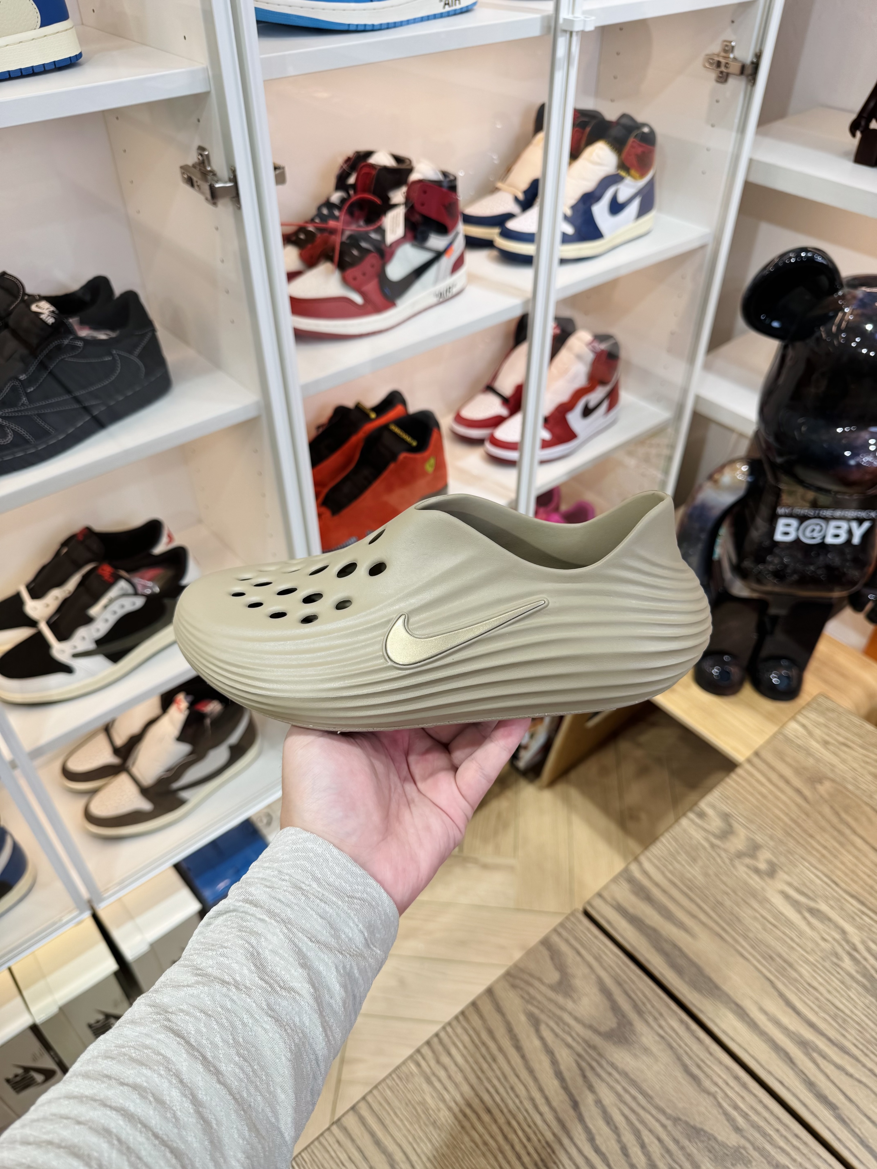 Nike ReactX Rejuven8  简约洞洞鞋 男女同款 卡其色