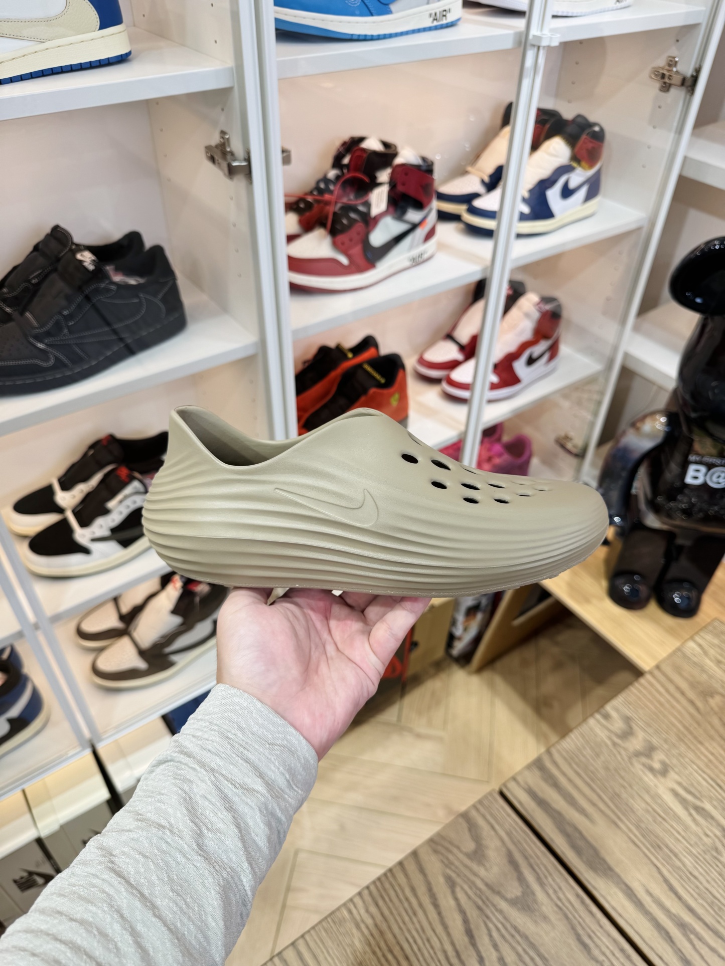 Nike ReactX Rejuven8  简约洞洞鞋 男女同款 卡其色