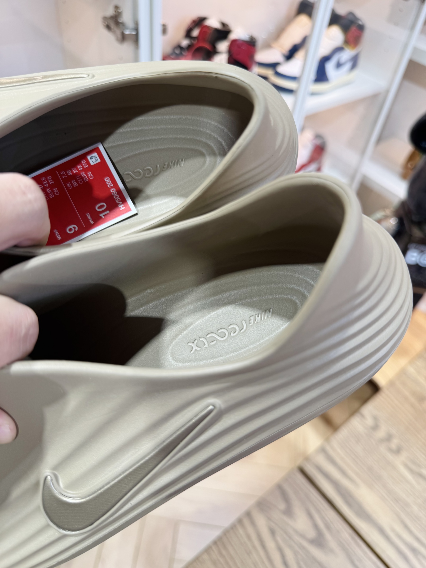 Nike ReactX Rejuven8  简约洞洞鞋 男女同款 卡其色