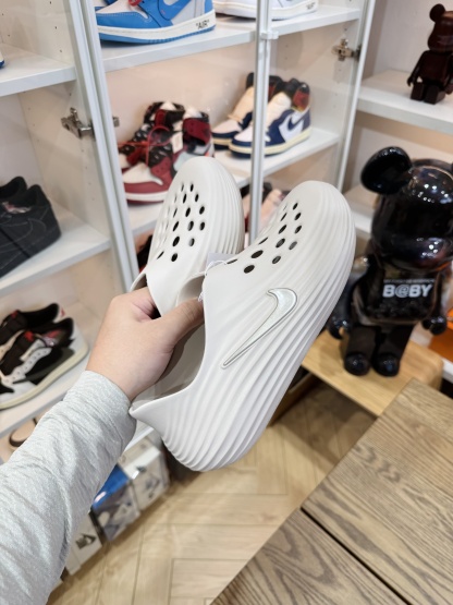 Nike ReactX Rejuven8  简约洞洞鞋 男女同款 浅金棕