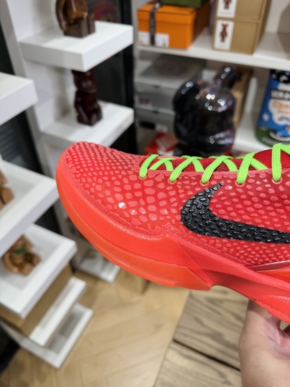 Kobe 6 Reverse 反轉青蜂俠 Ultra產品上新