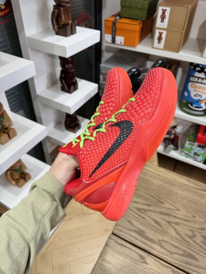 Kobe 6 Reverse 反轉青蜂俠 Ultra產品上新
