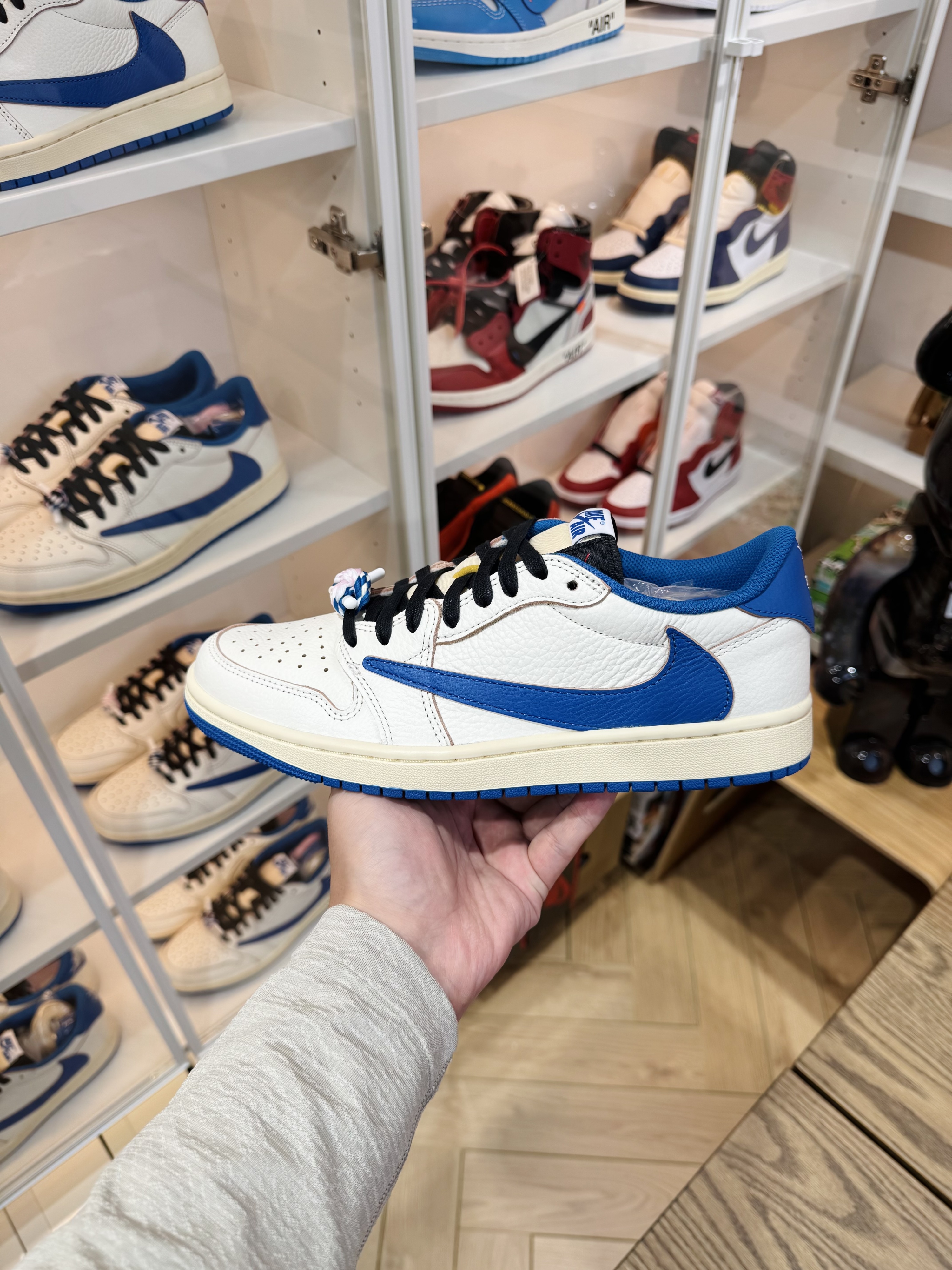 Travis Scott AJ1 Low OG 閃電2.0 反轉白藍色 倒鉤第十代  DM7866-104