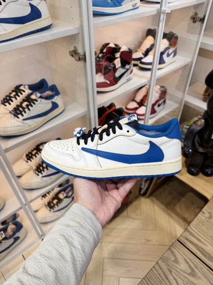 Travis Scott AJ1 Low OG 閃電2.0 反轉白藍色 倒鉤第十代  DM7866-104