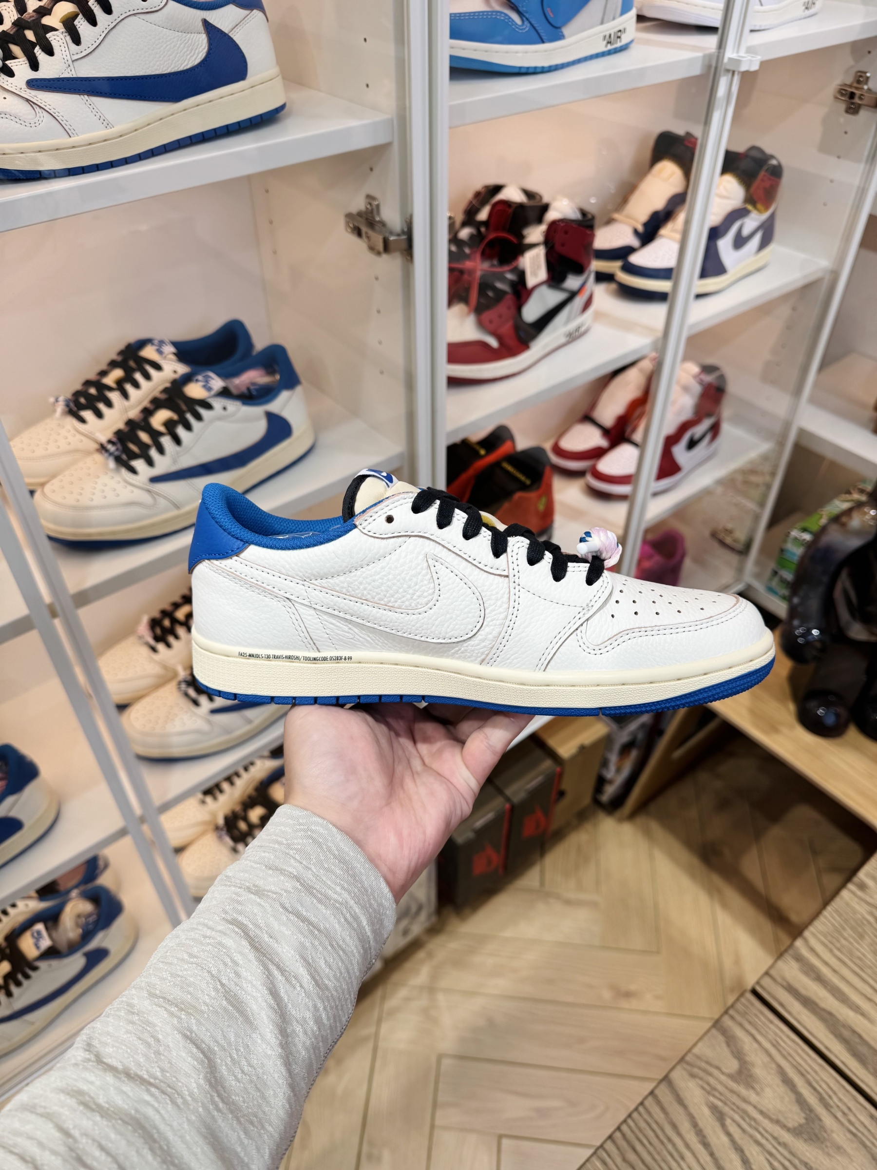 Travis Scott AJ1 Low OG 閃電2.0 反轉白藍色 倒鉤第十代  DM7866-104