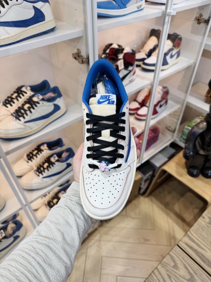 Travis Scott AJ1 Low OG 閃電2.0 反轉白藍色 倒鉤第十代  DM7866-104