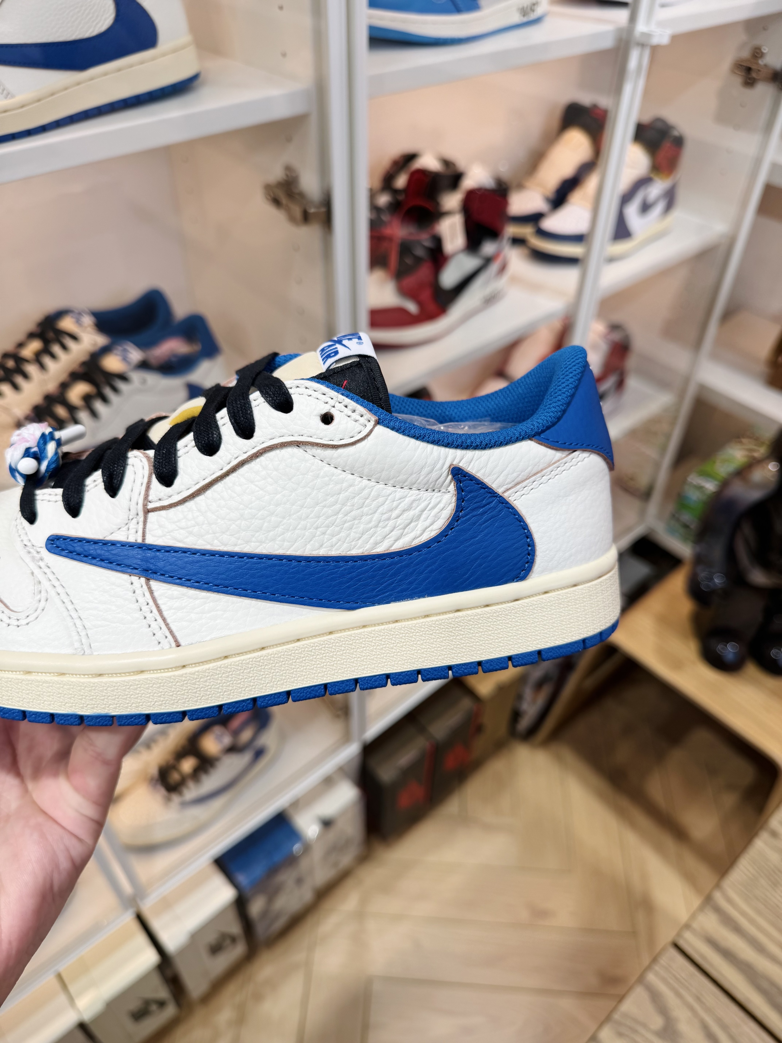 Travis Scott AJ1 Low OG 閃電2.0 反轉白藍色 倒鉤第十代  DM7866-104