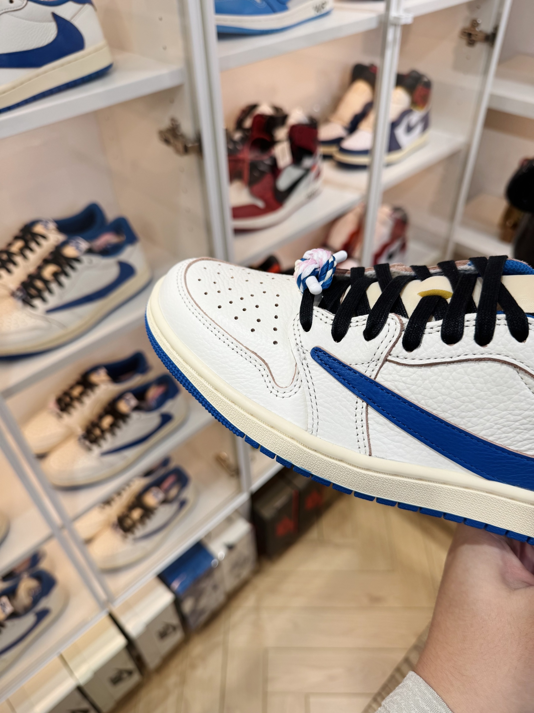 Travis Scott AJ1 Low OG 閃電2.0 反轉白藍色 倒鉤第十代  DM7866-104