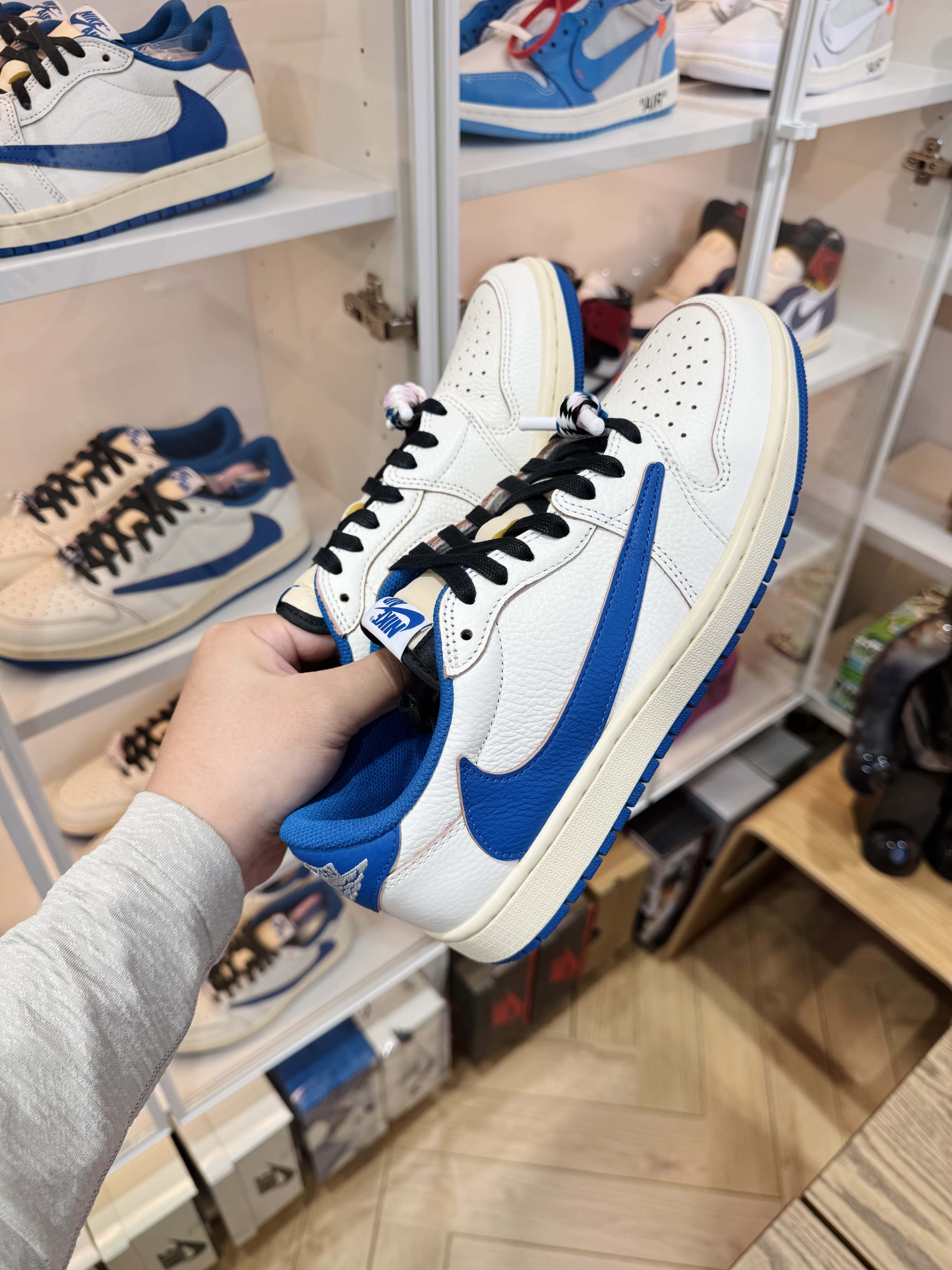 Travis Scott AJ1 Low OG 閃電2.0 反轉白藍色 倒鉤第十代  DM7866-104