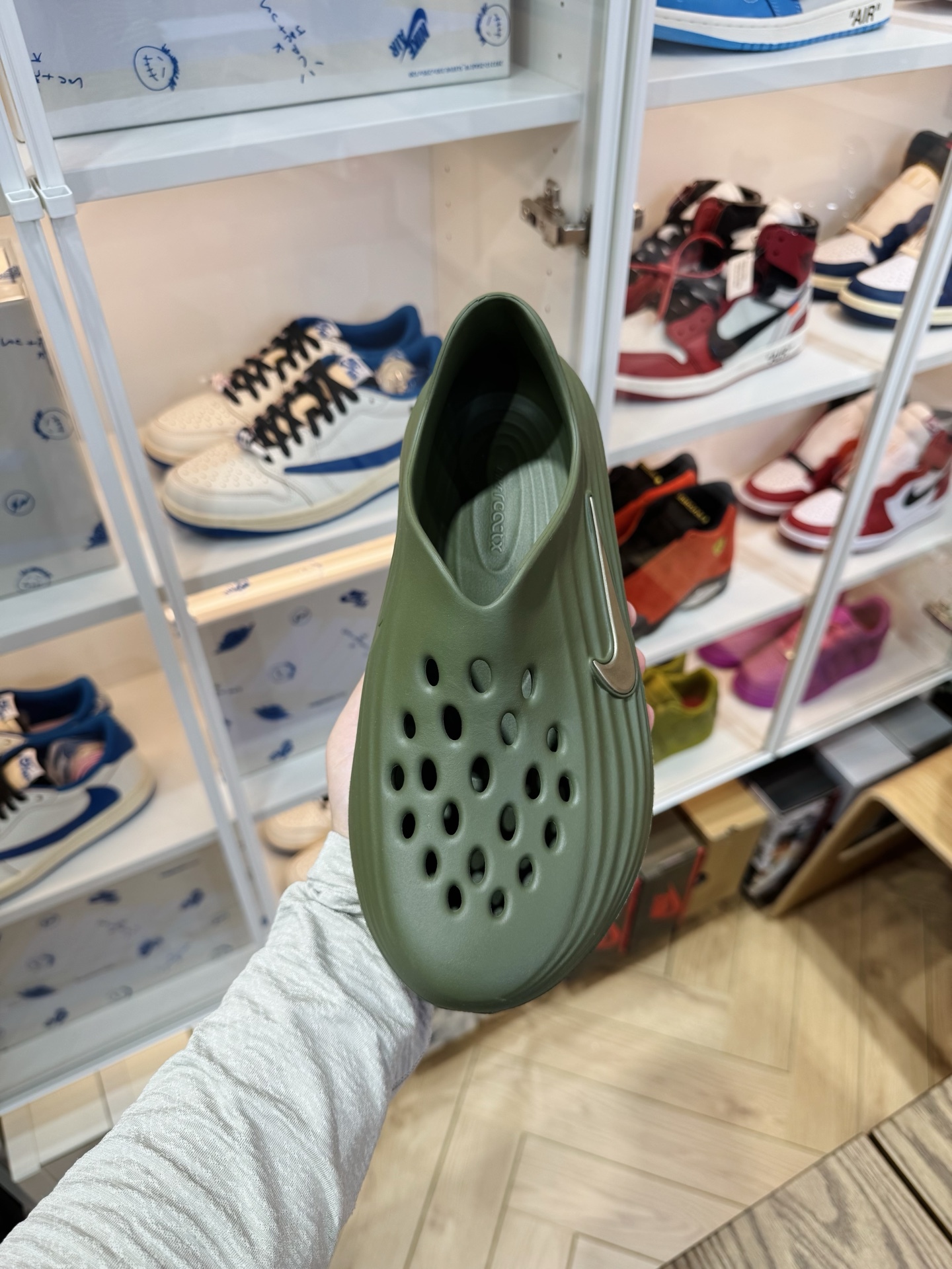 Nike ReactX Rejuven8 简约洞洞鞋 男女同款 翠綠 HV5060-201