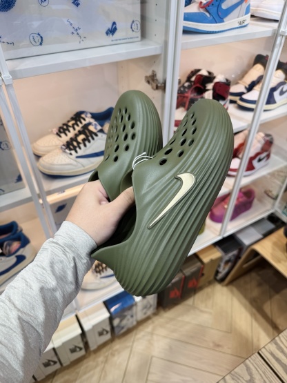 Nike ReactX Rejuven8 简约洞洞鞋 男女同款 翠綠 HV5060-201