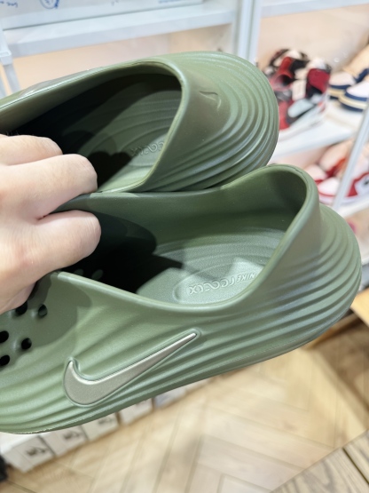 Nike ReactX Rejuven8 简约洞洞鞋 男女同款 翠綠 HV5060-201