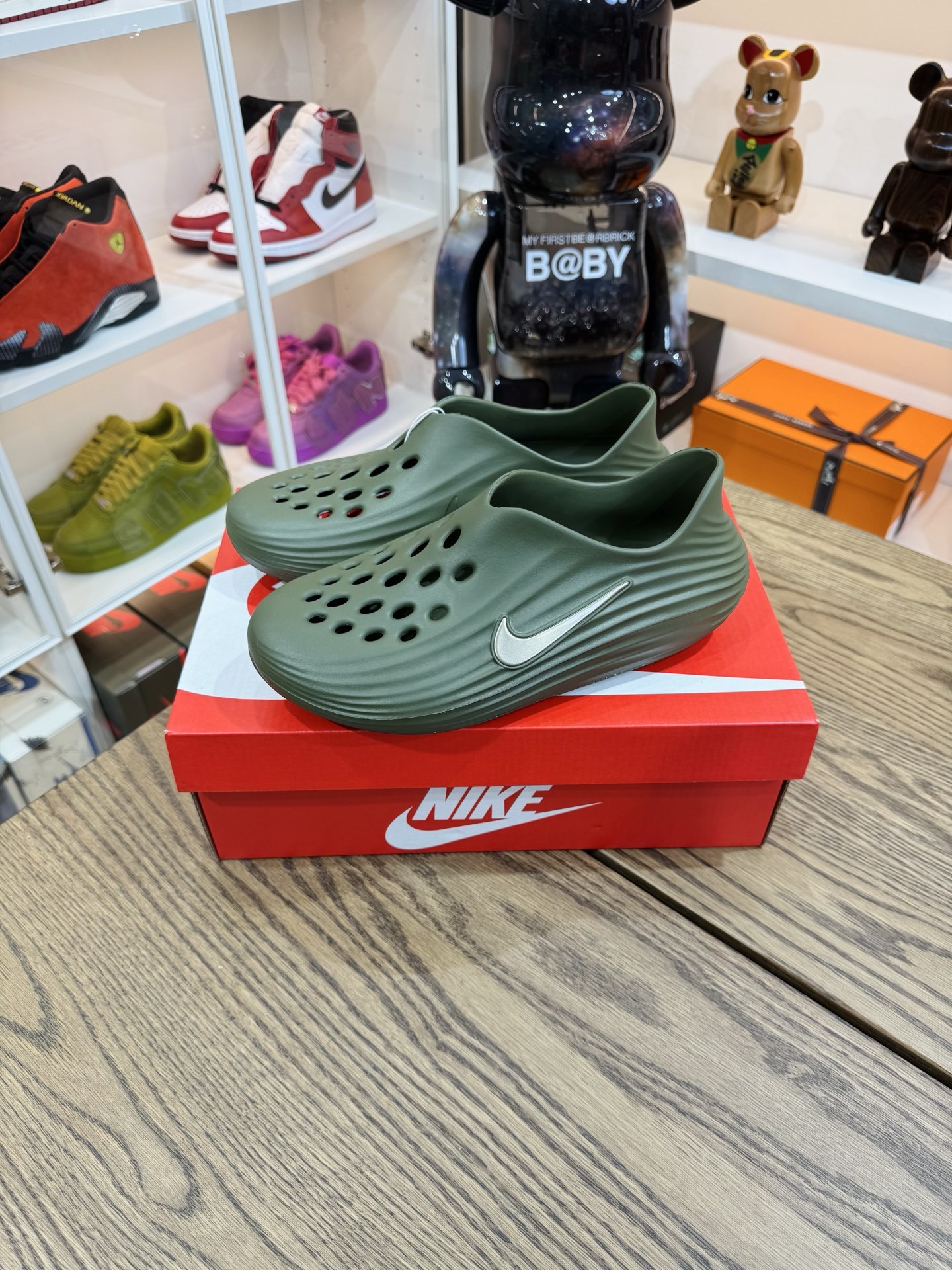 Nike ReactX Rejuven8 简约洞洞鞋 男女同款 翠綠 HV5060-201