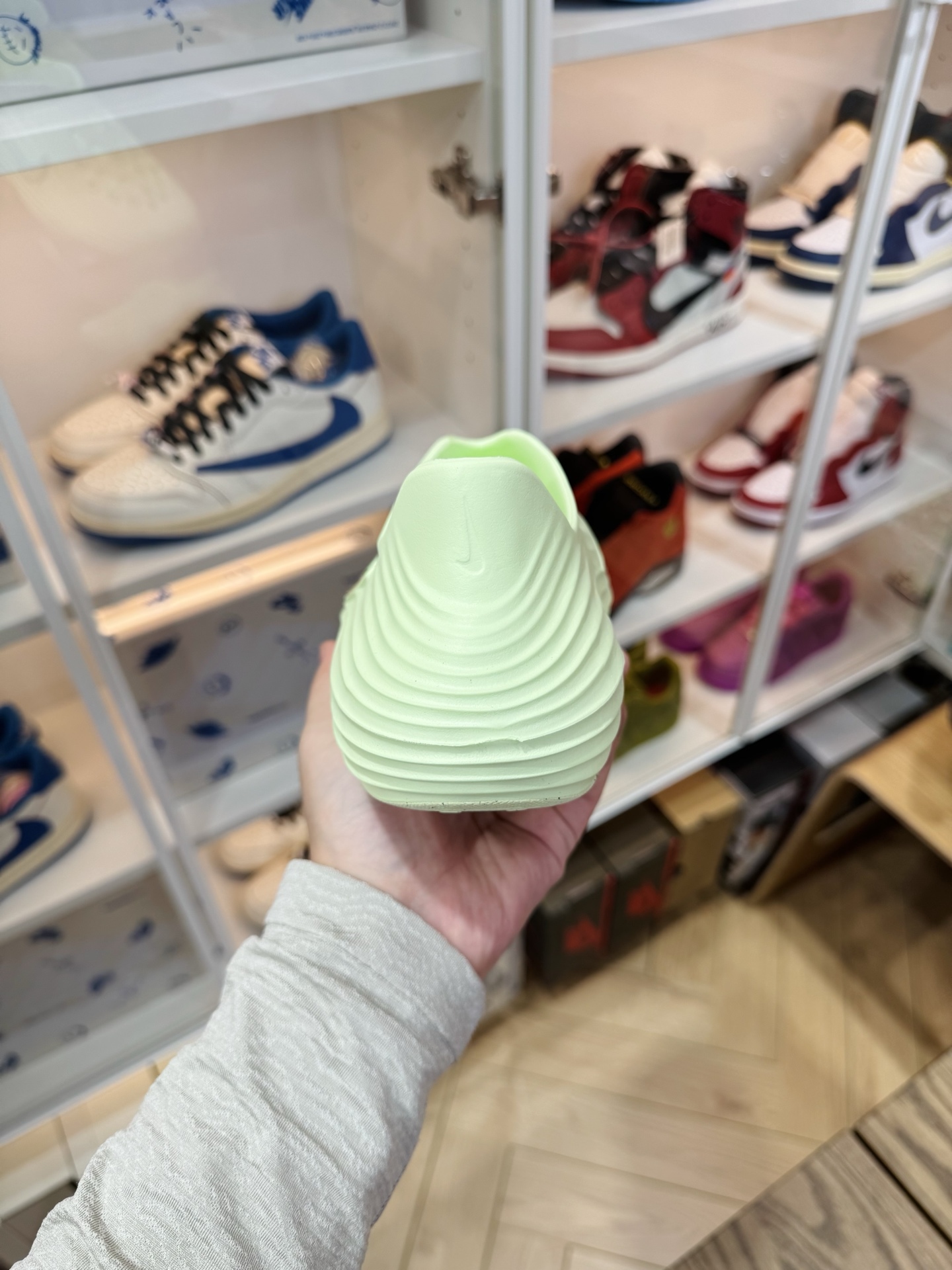 Nike ReactX Rejuven8  简约洞洞鞋 女款 綠色 HV5062-700