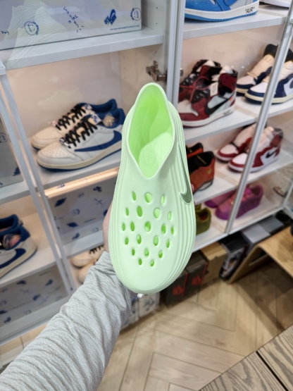 Nike ReactX Rejuven8  简约洞洞鞋 女款 綠色 HV5062-700