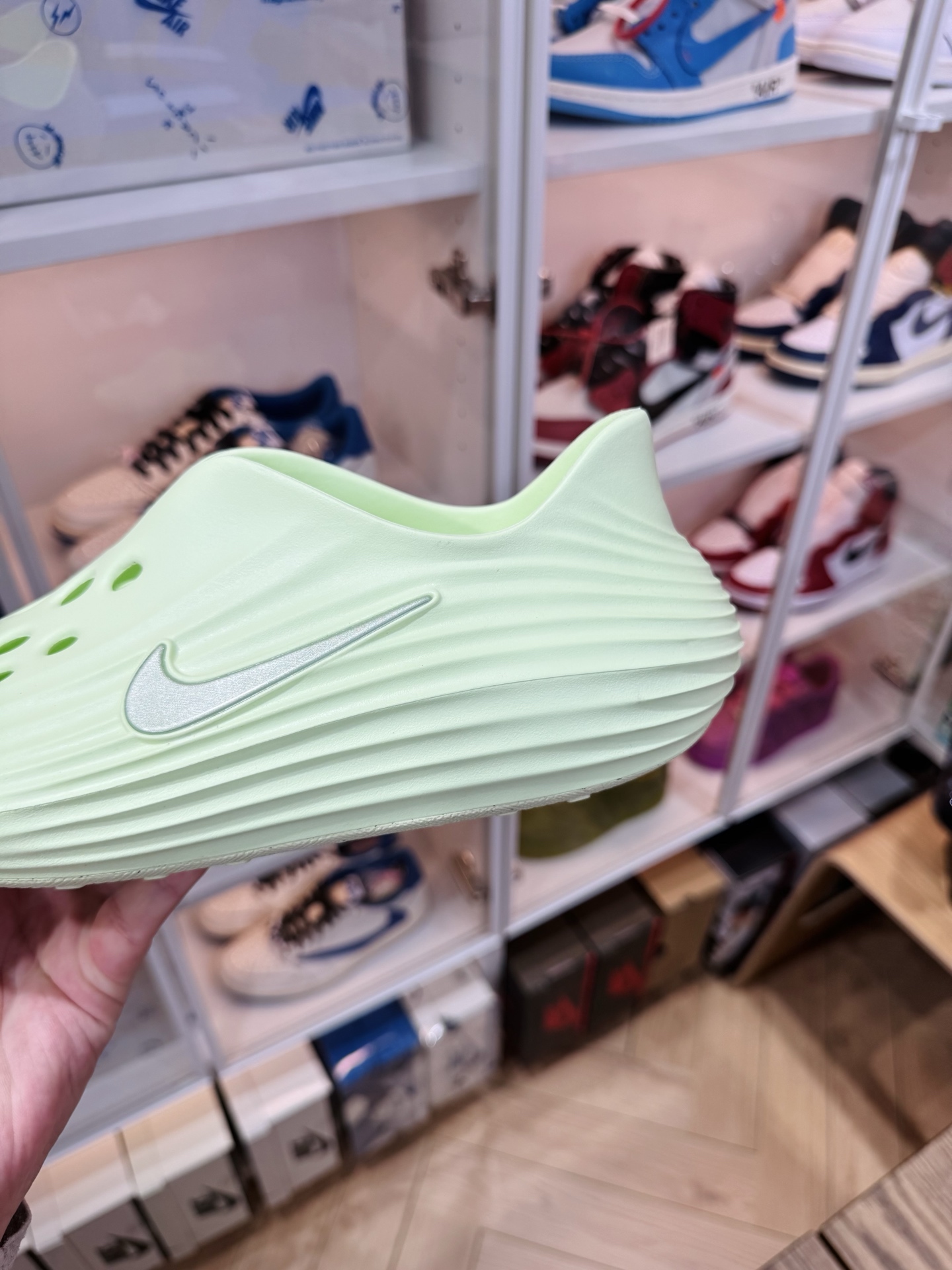 Nike ReactX Rejuven8  简约洞洞鞋 女款 綠色 HV5062-700