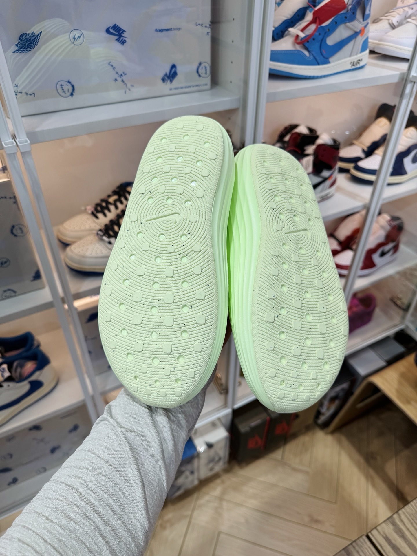 Nike ReactX Rejuven8  简约洞洞鞋 女款 綠色 HV5062-700