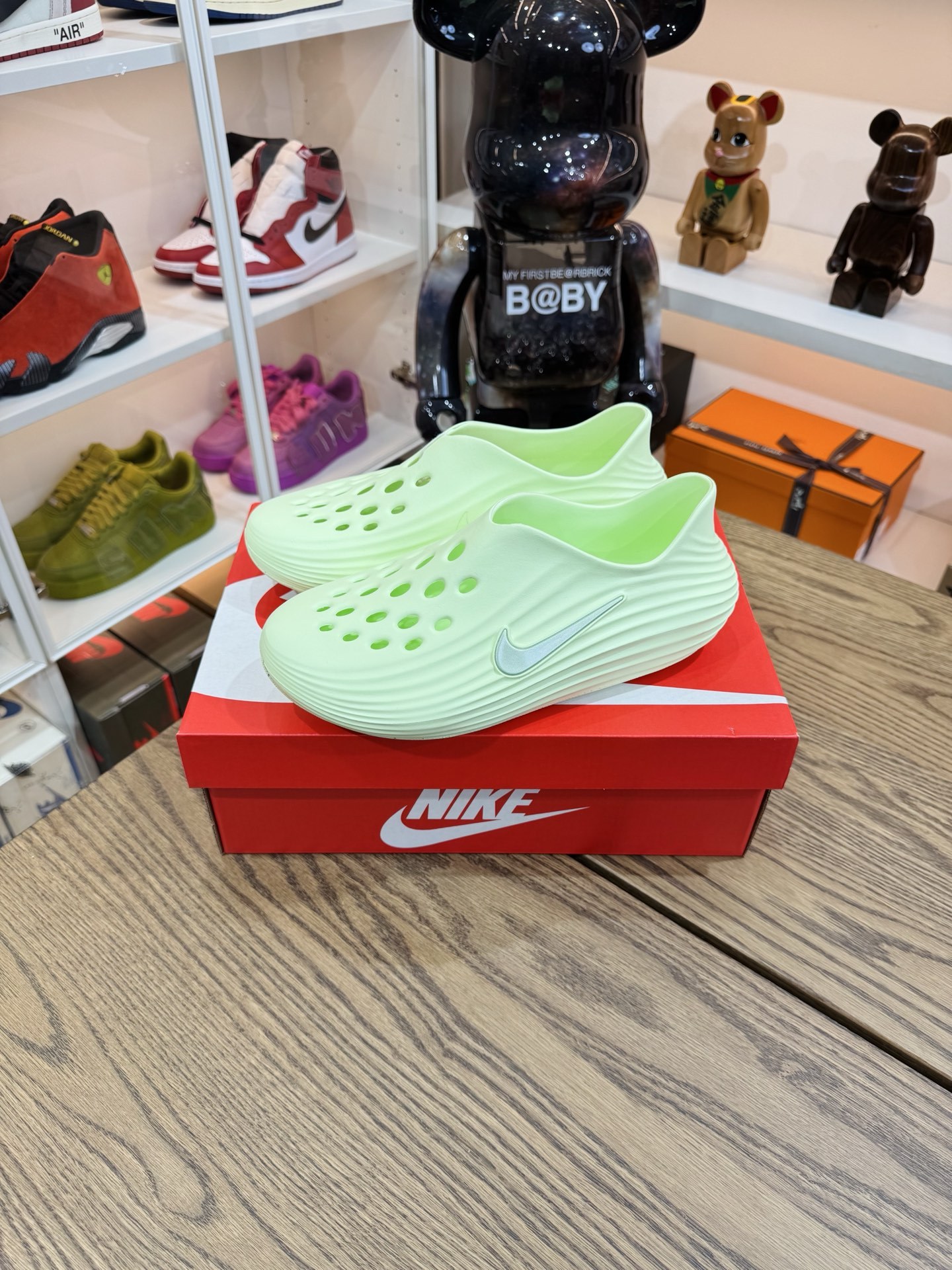 Nike ReactX Rejuven8  简约洞洞鞋 女款 綠色 HV5062-700