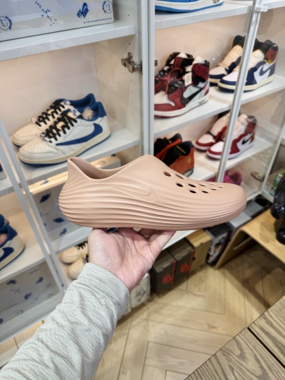 Nike ReactX Rejuven8 简约洞洞鞋 女款 玫瑰金 HV5062-602