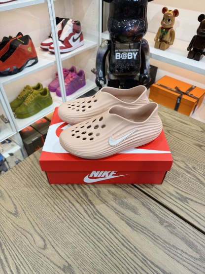 Nike ReactX Rejuven8 简约洞洞鞋 女款 玫瑰金 HV5062-602