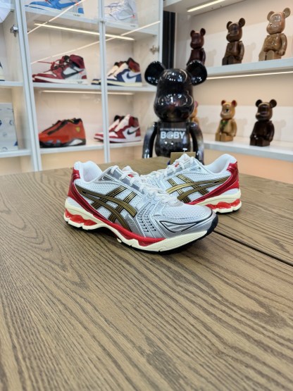 Kayano 14 Sneaker Politics 緩震跑步鞋 男女同款 白銀色 1203A692-100