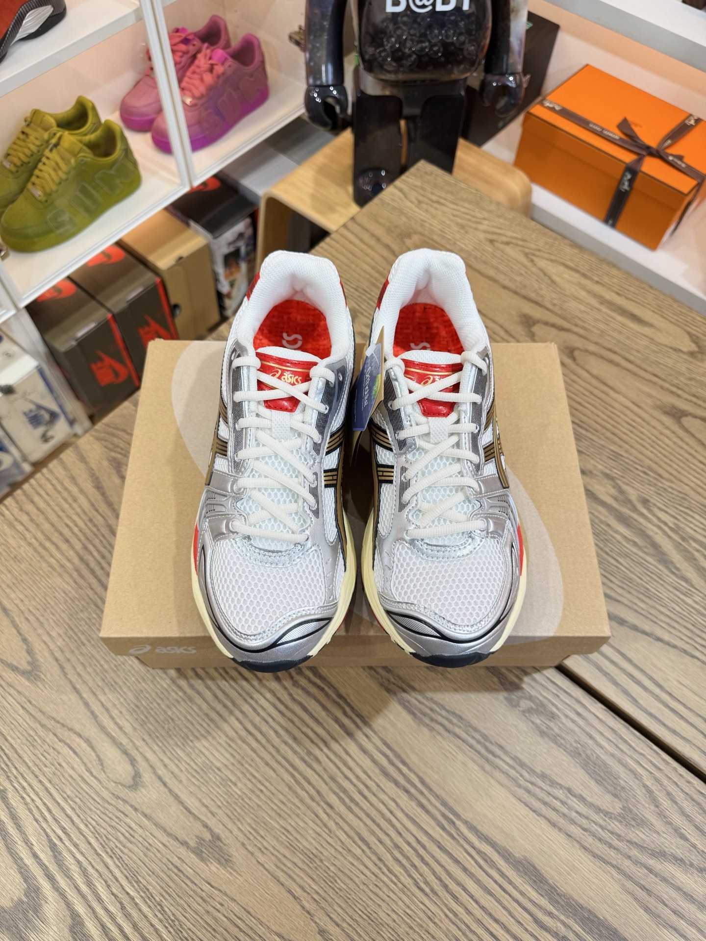 Kayano 14 Sneaker Politics 緩震跑步鞋 男女同款 白銀色 1203A692-100