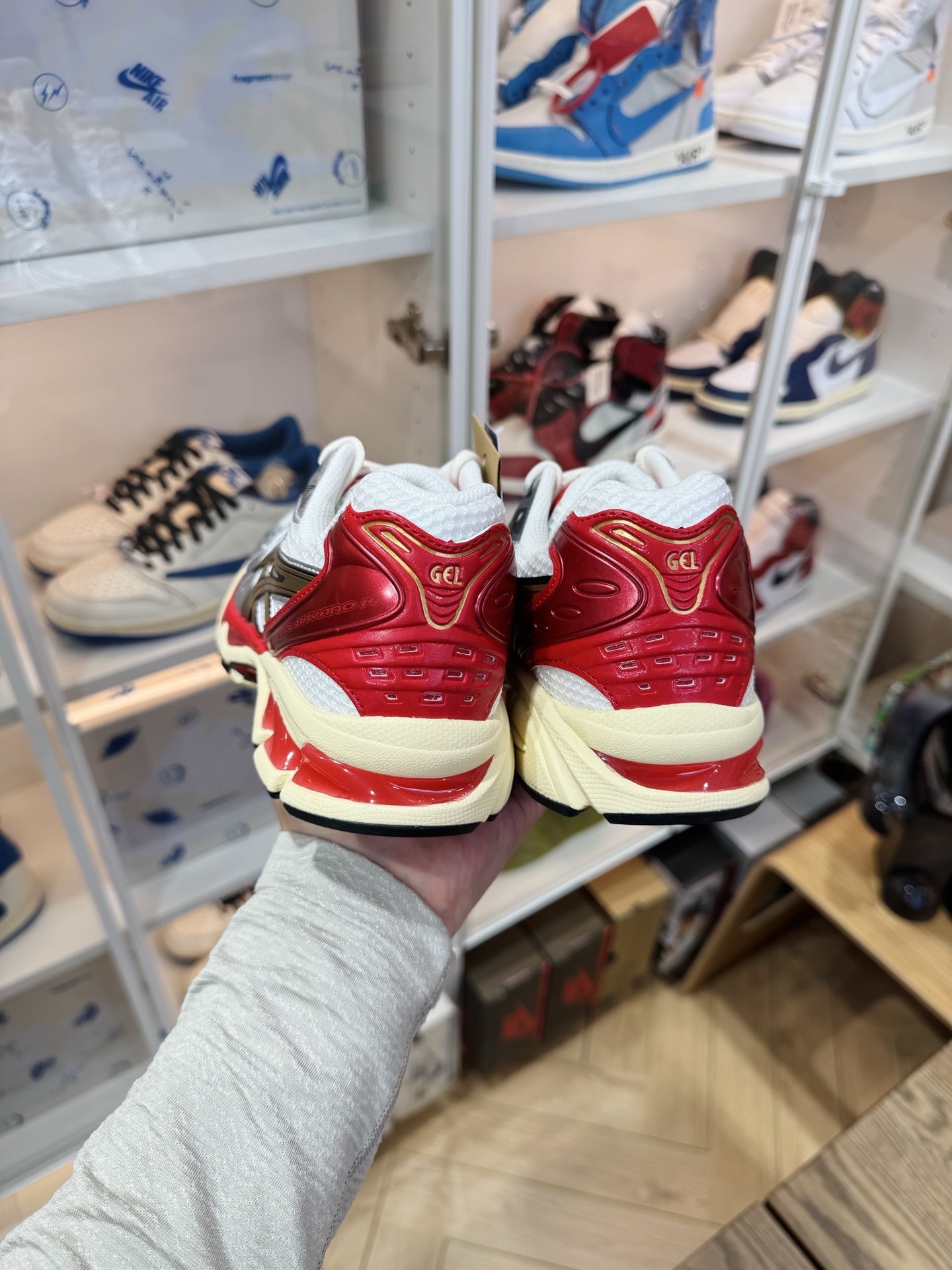 Kayano 14 Sneaker Politics 緩震跑步鞋 男女同款 白銀色 1203A692-100