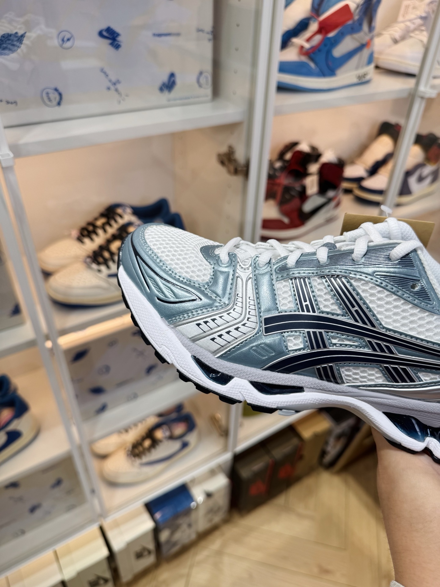 Kayano 14 White Fjord Grey 緩震跑步鞋 男女同款 白灰色1203A537-106