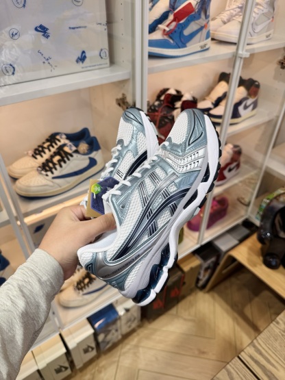 Kayano 14 White Fjord Grey 緩震跑步鞋 男女同款 白灰色1203A537-106