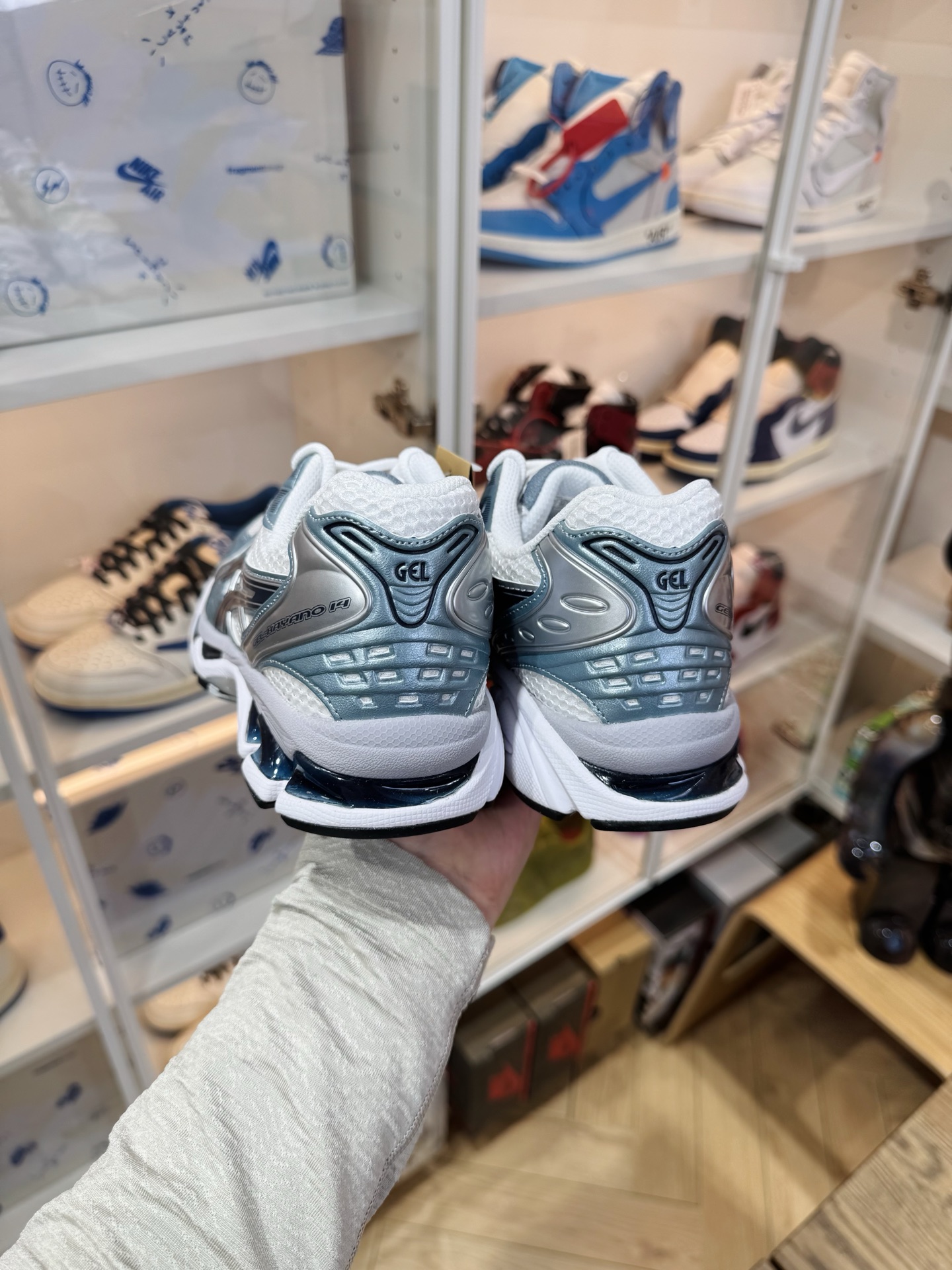 Kayano 14 White Fjord Grey 緩震跑步鞋 男女同款 白灰色1203A537-106