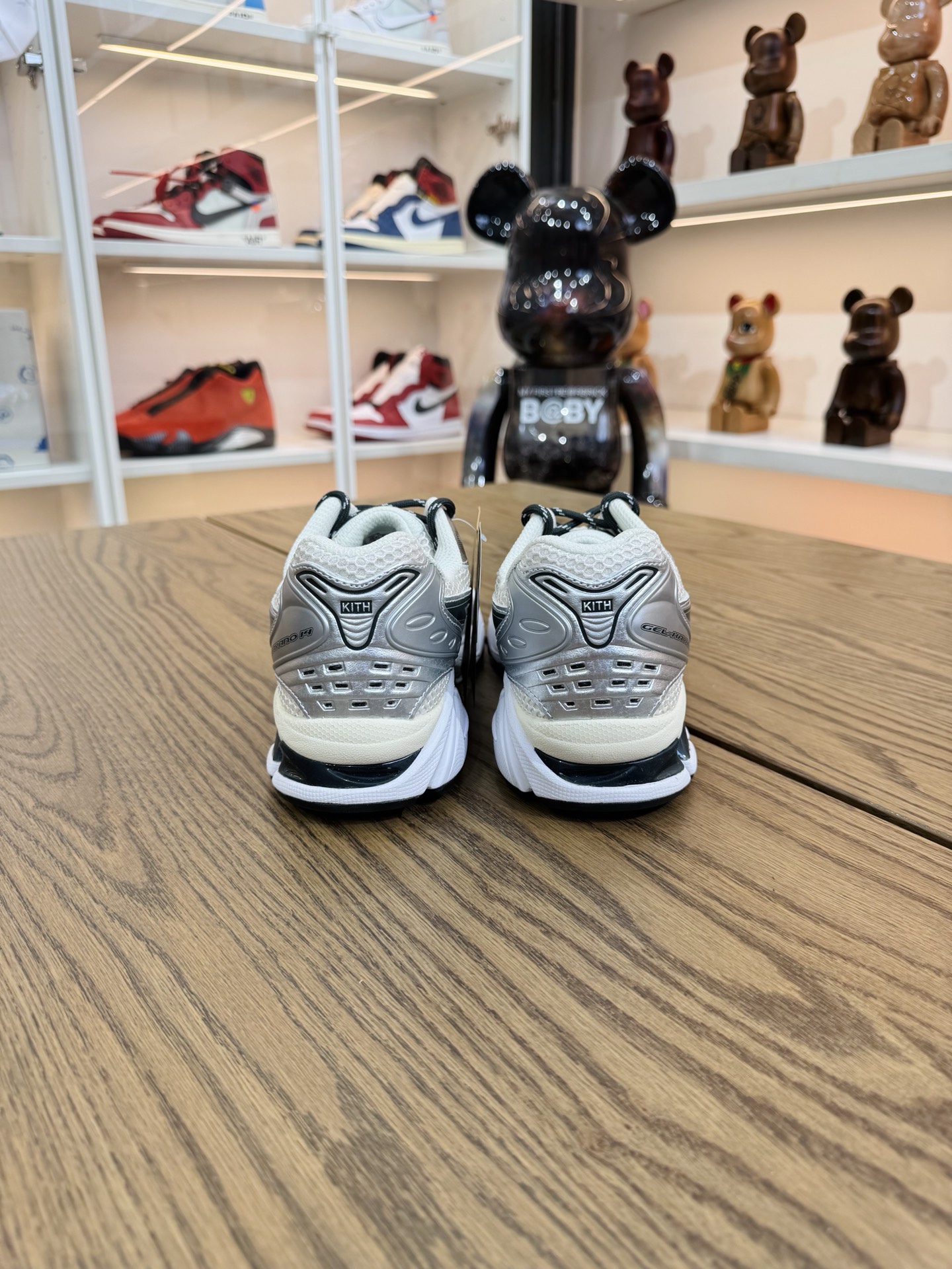 Gel-Kayano 14 x Kith  緩震跑步鞋 男女同款 銀白色1203A566-100